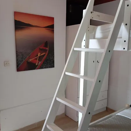 Alice * Mesokhórion